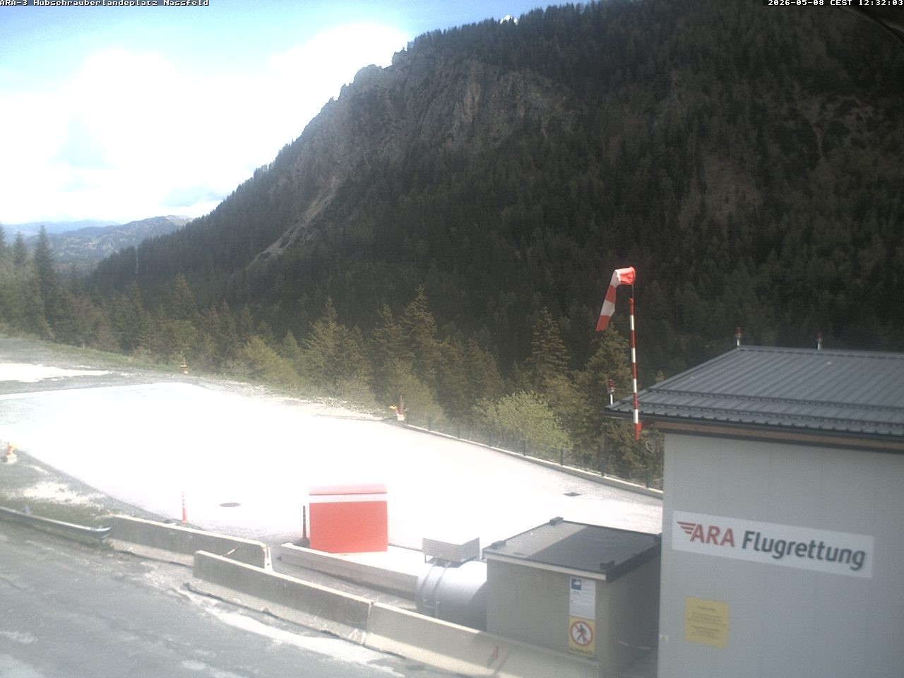Archiv Foto Webcam Hubschrauberlandeplatz Nassfeld