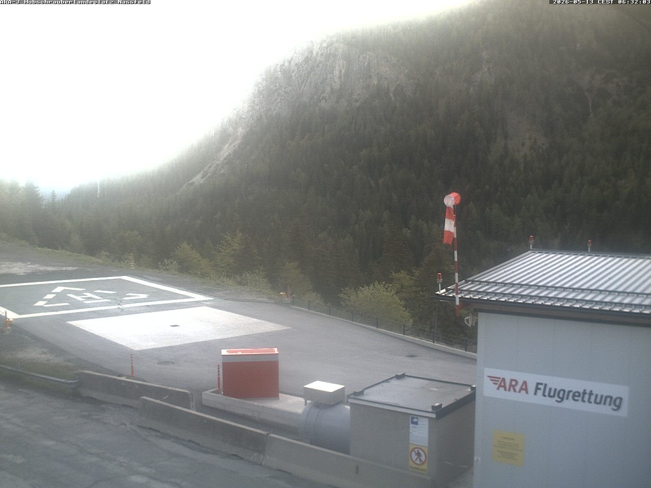 Archiv Foto Webcam Hubschrauberlandeplatz Nassfeld