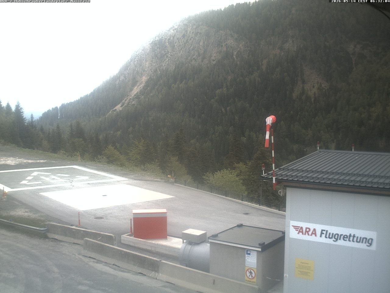 Archiv Foto Webcam Hubschrauberlandeplatz Nassfeld