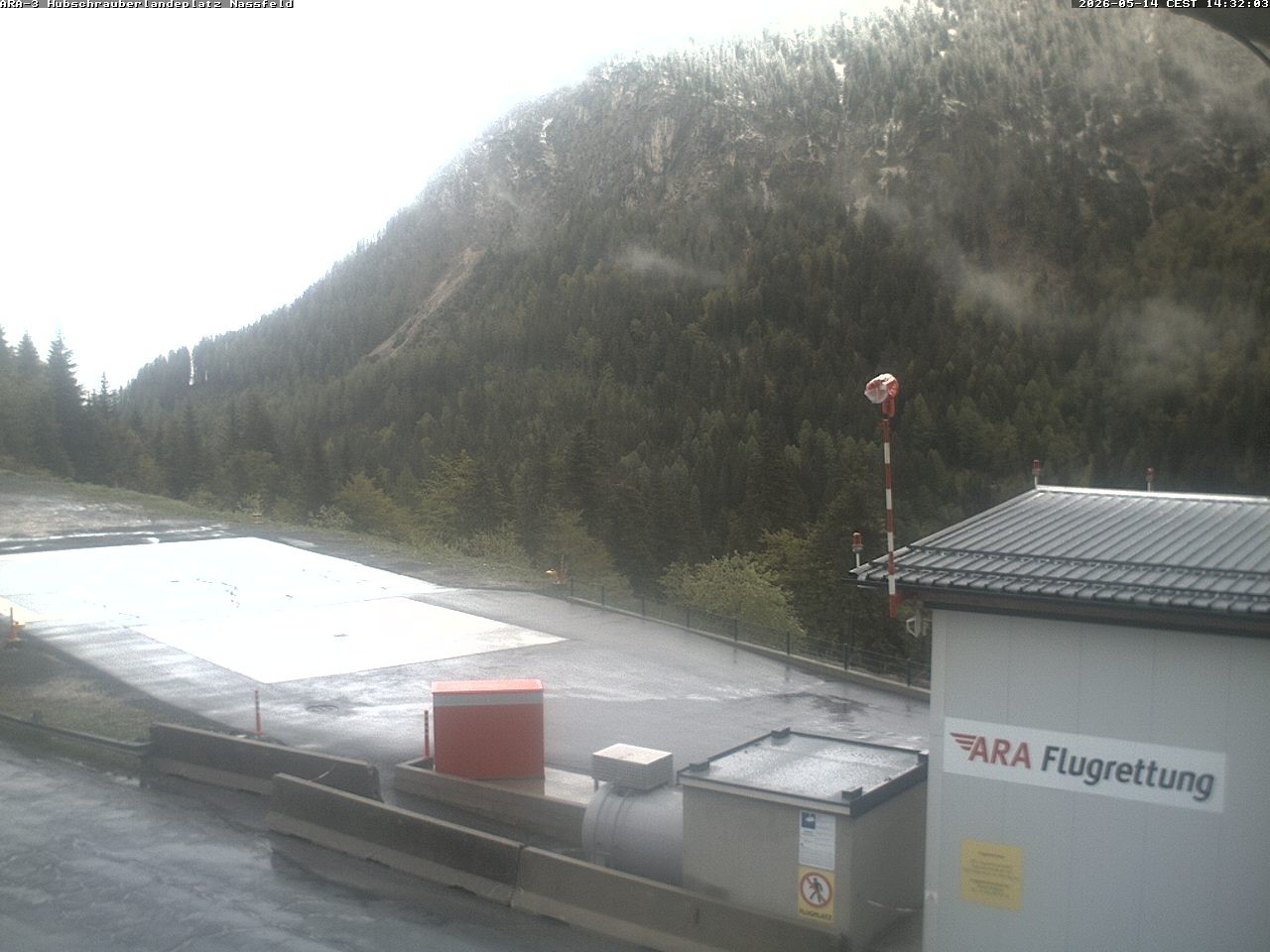 Archiv Foto Webcam Hubschrauberlandeplatz Nassfeld