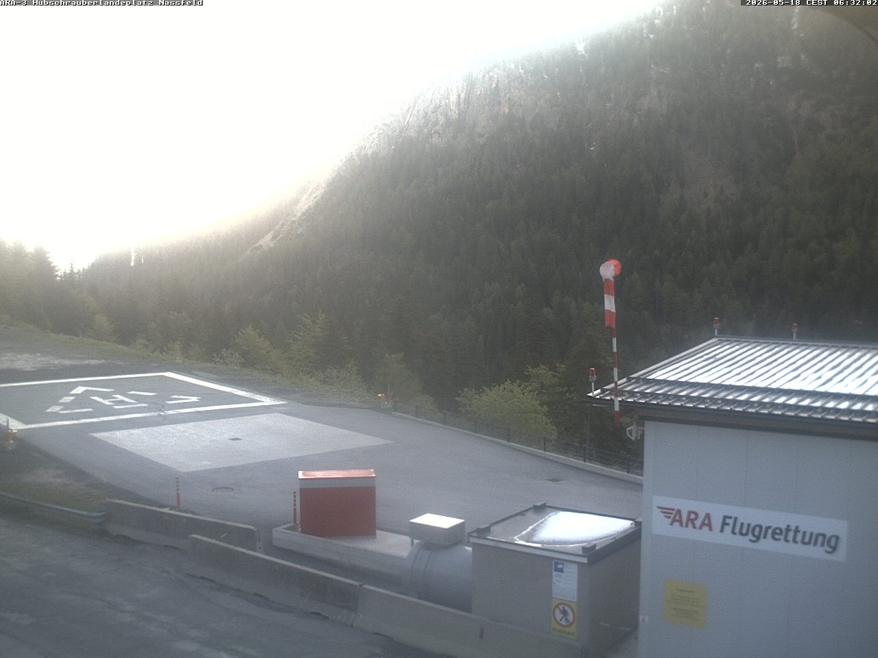 Archiv Foto Webcam Hubschrauberlandeplatz Nassfeld