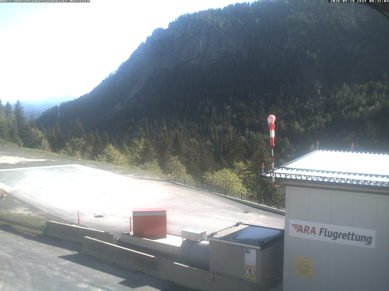 Archiv Foto Webcam Hubschrauberlandeplatz Nassfeld