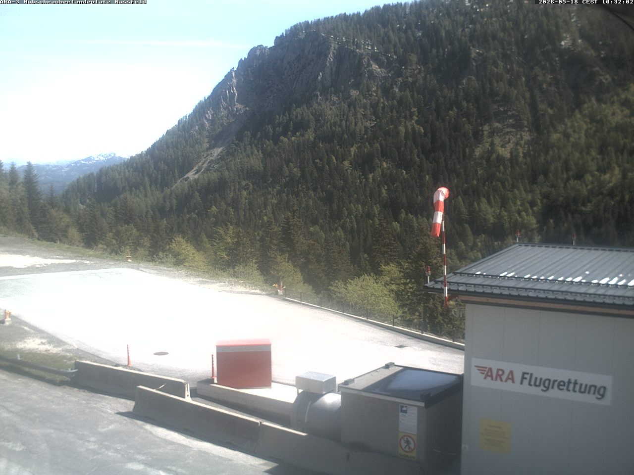 Archiv Foto Webcam Hubschrauberlandeplatz Nassfeld