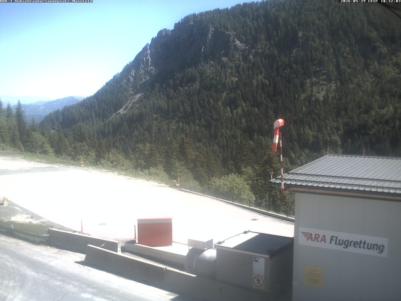 Archiv Foto Webcam Hubschrauberlandeplatz Nassfeld