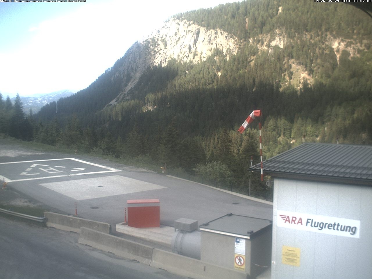 Archiv Foto Webcam Hubschrauberlandeplatz Nassfeld