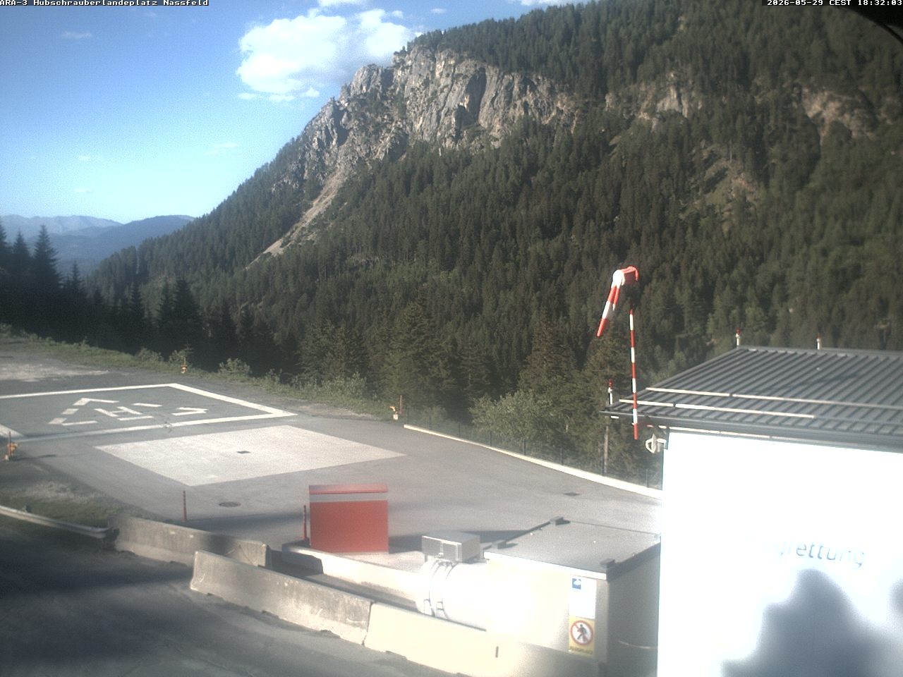 Archiv Foto Webcam Hubschrauberlandeplatz Nassfeld