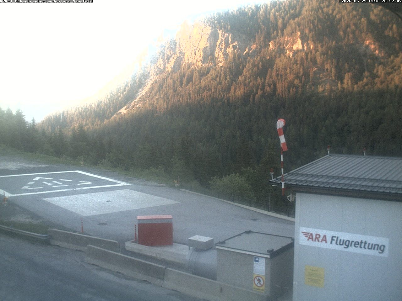 Archiv Foto Webcam Hubschrauberlandeplatz Nassfeld