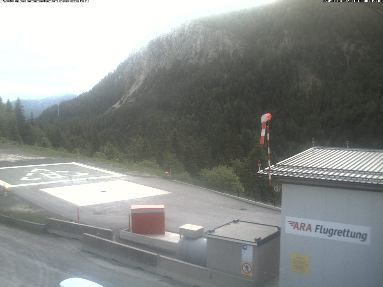 Archiv Foto Webcam Hubschrauberlandeplatz Nassfeld
