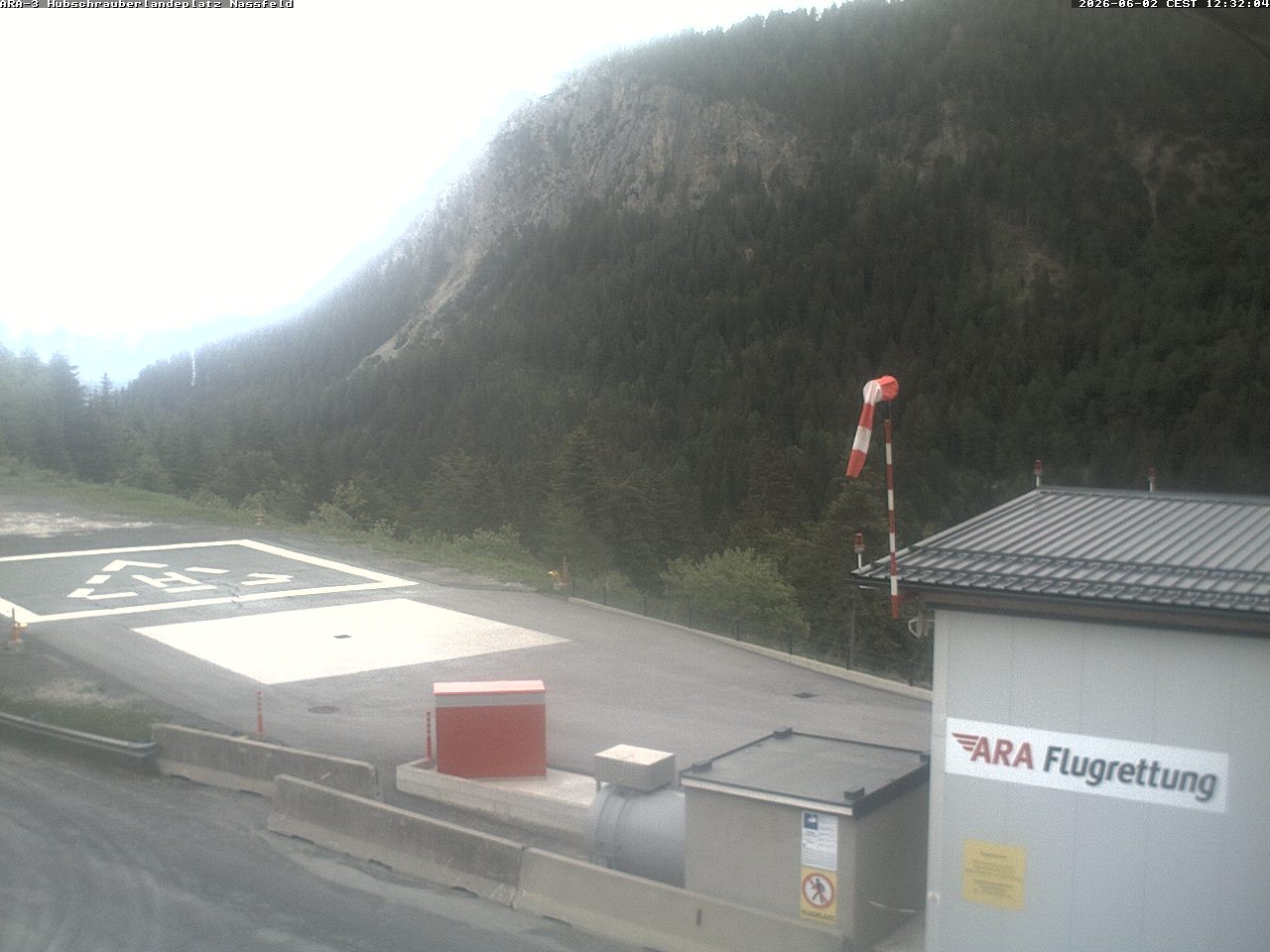 Archiv Foto Webcam Hubschrauberlandeplatz Nassfeld
