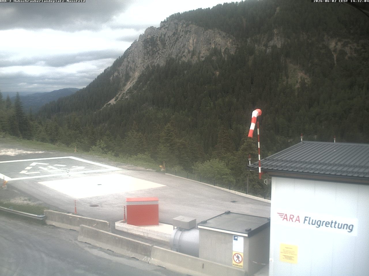 Archiv Foto Webcam Hubschrauberlandeplatz Nassfeld