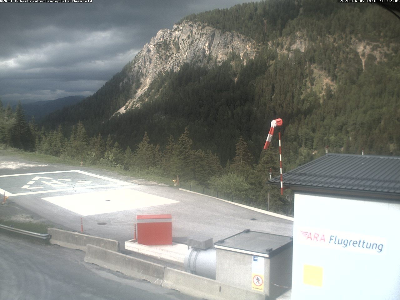 Archiv Foto Webcam Hubschrauberlandeplatz Nassfeld