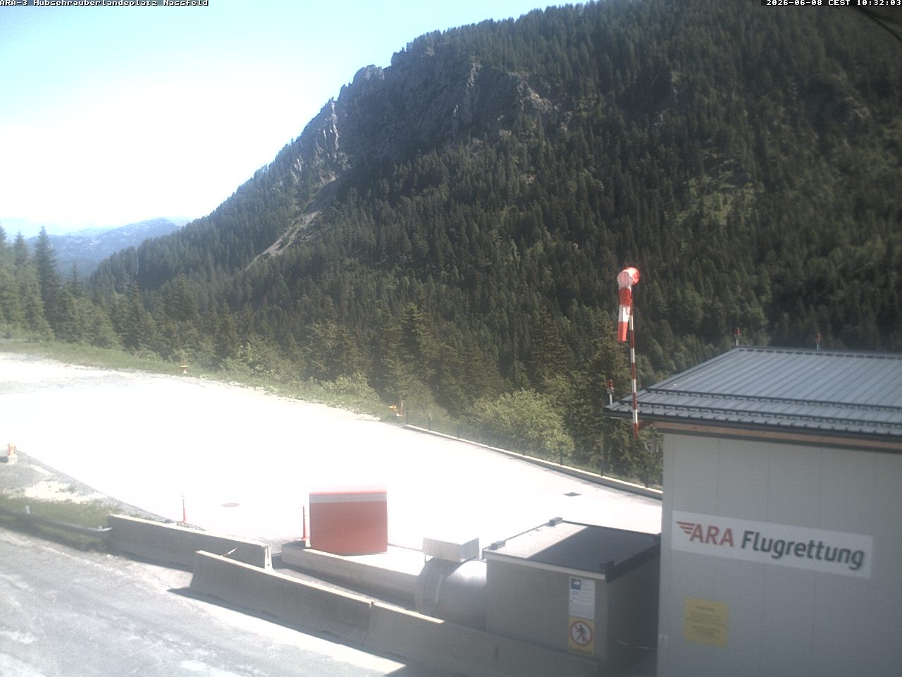 Archiv Foto Webcam Hubschrauberlandeplatz Nassfeld