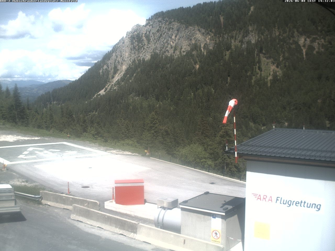 Archiv Foto Webcam Hubschrauberlandeplatz Nassfeld