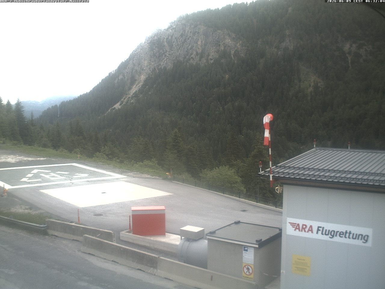 Archiv Foto Webcam Hubschrauberlandeplatz Nassfeld