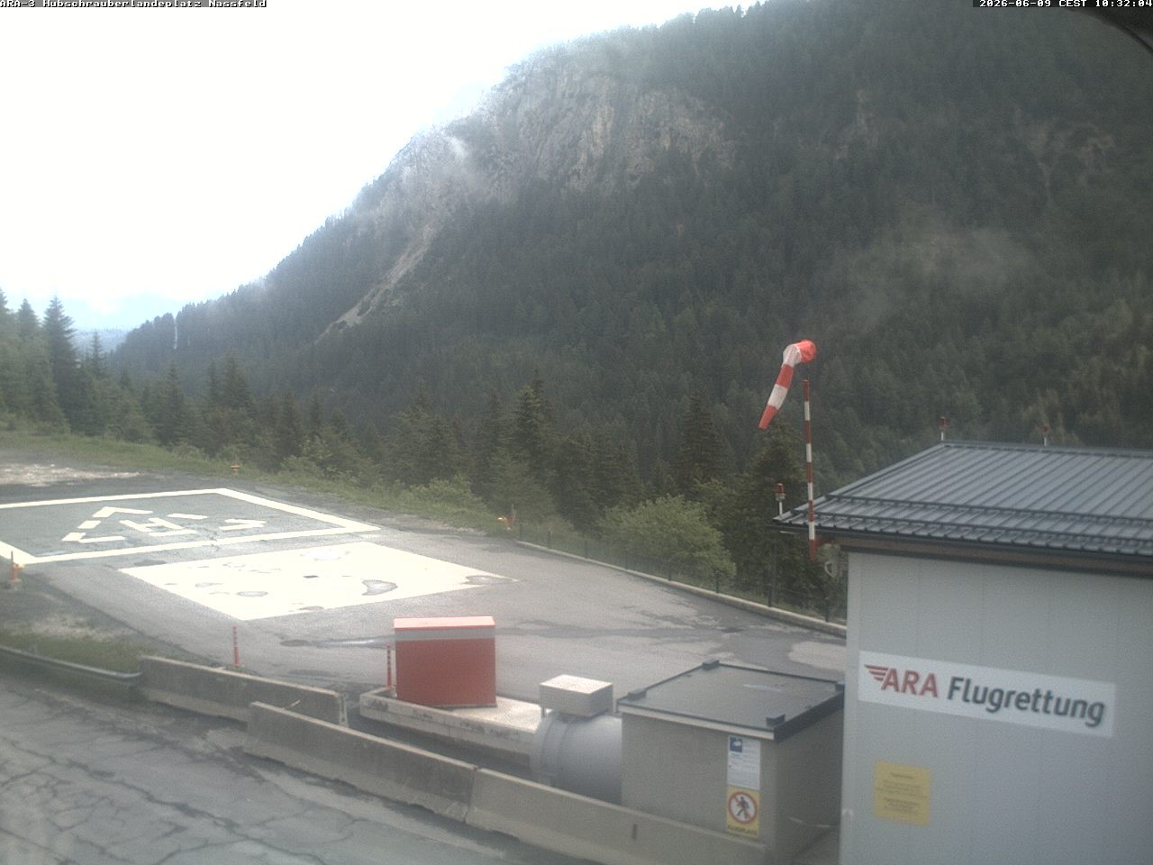 Archiv Foto Webcam Hubschrauberlandeplatz Nassfeld