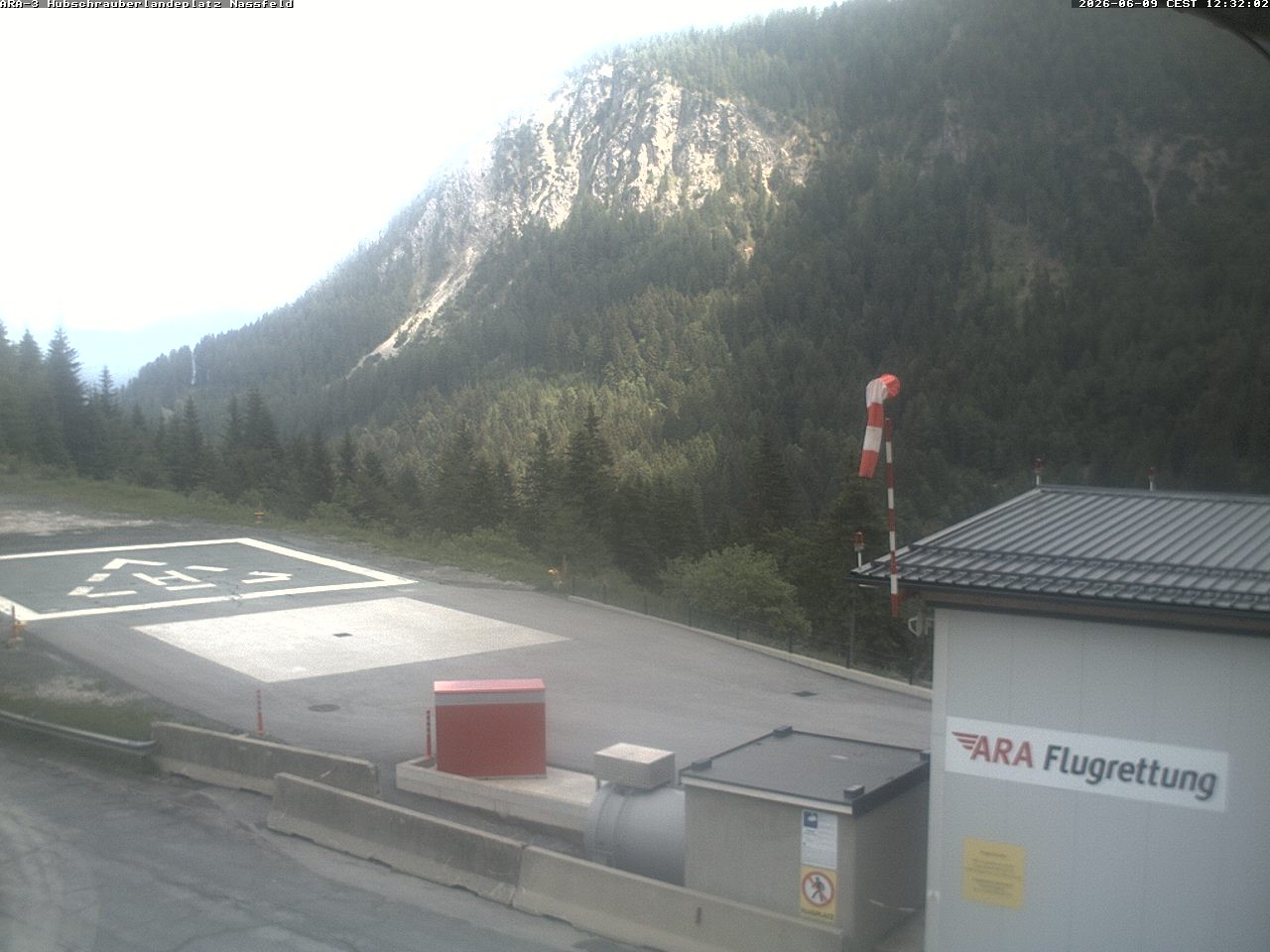 Archiv Foto Webcam Hubschrauberlandeplatz Nassfeld