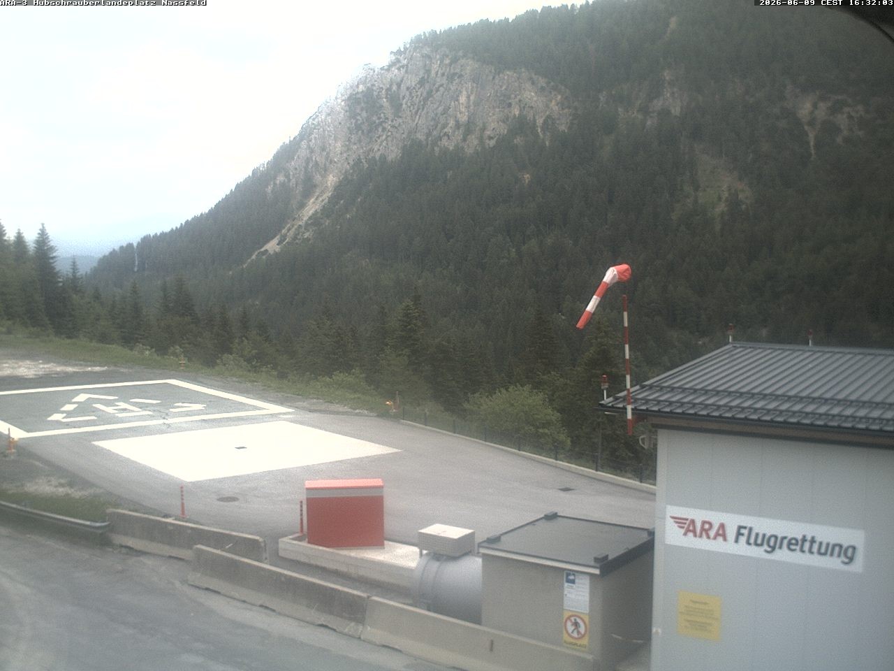 Archiv Foto Webcam Hubschrauberlandeplatz Nassfeld