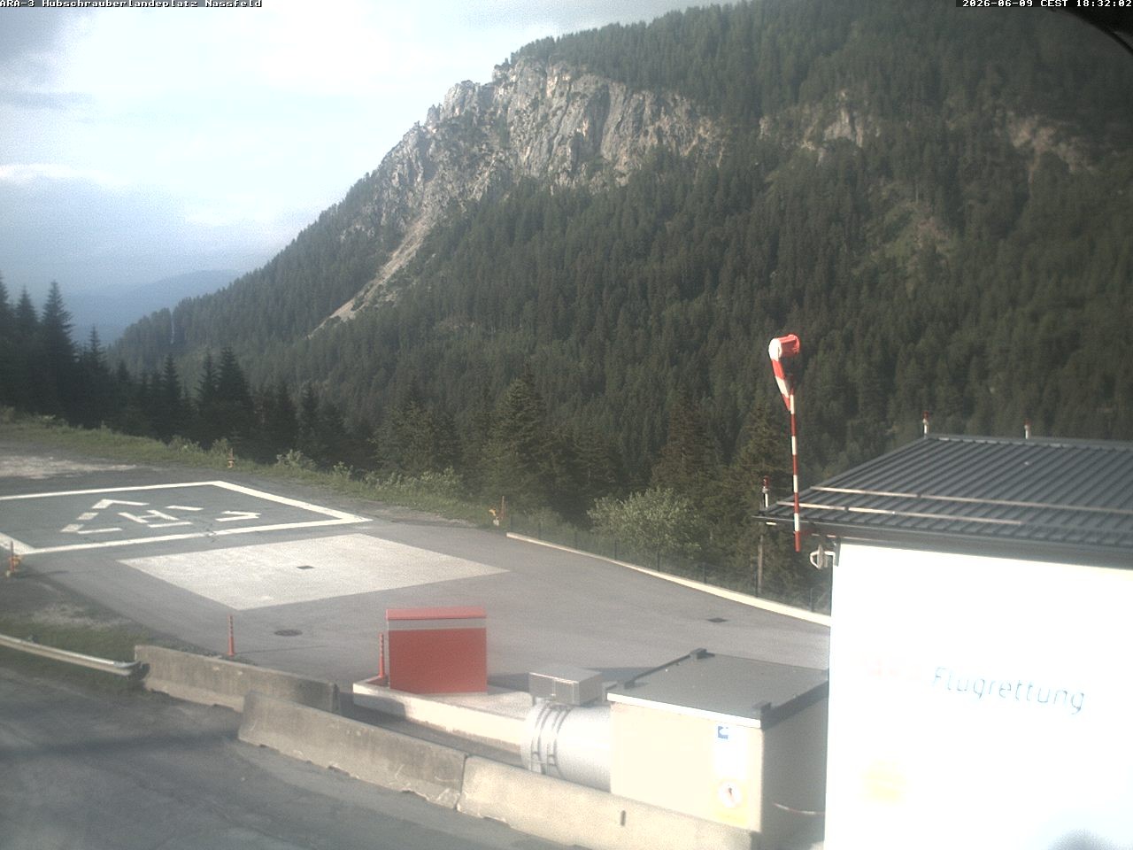 Archiv Foto Webcam Hubschrauberlandeplatz Nassfeld