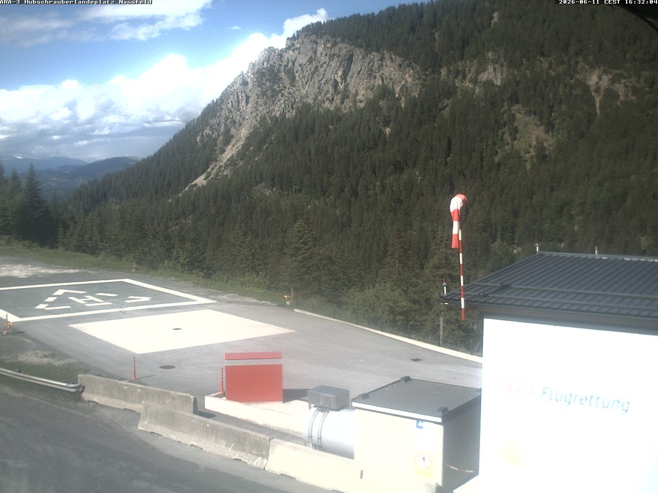 Archived image Webcam Heliport at Skiresort Nassfeld