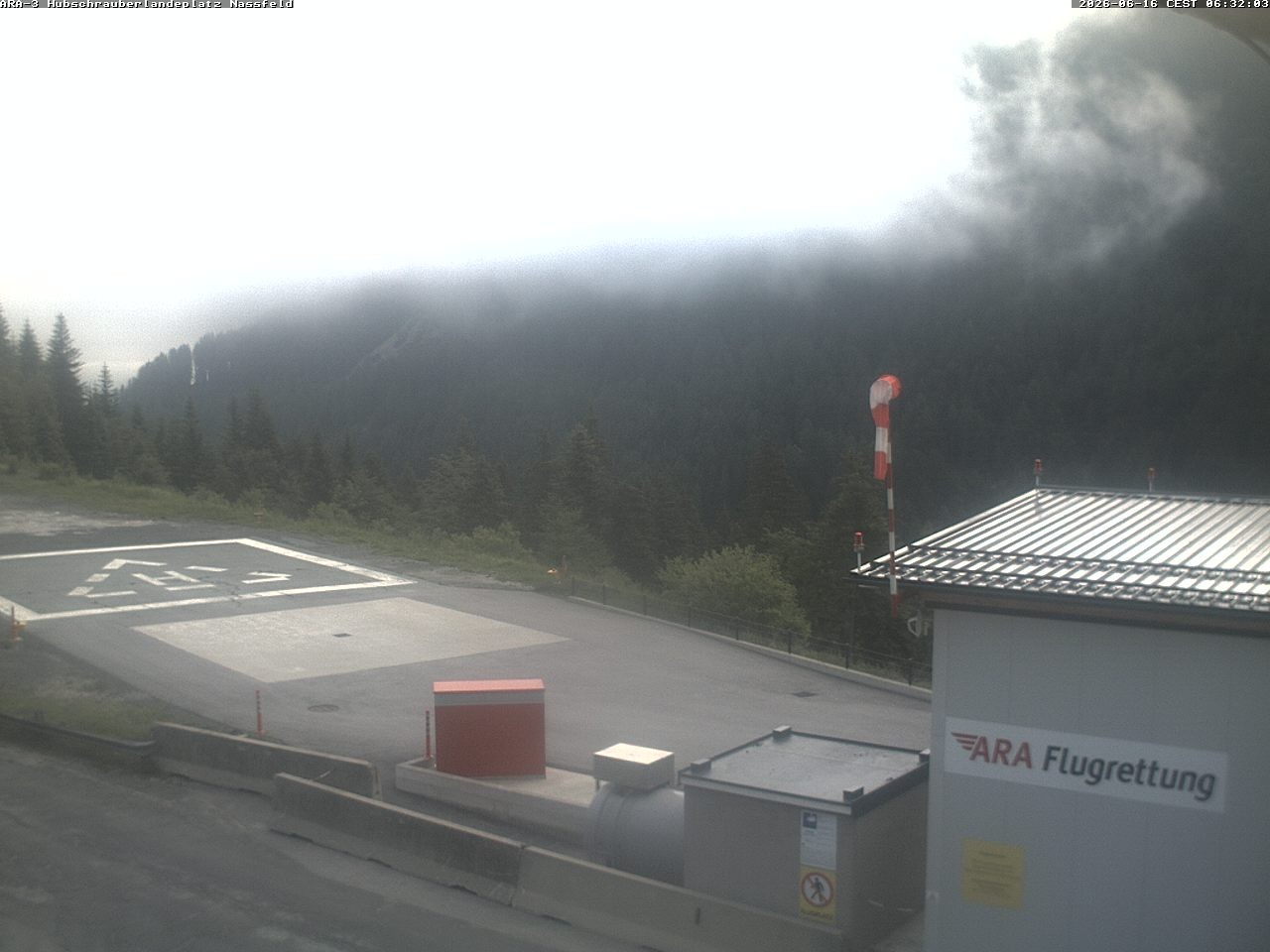 Archiv Foto Webcam Hubschrauberlandeplatz Nassfeld