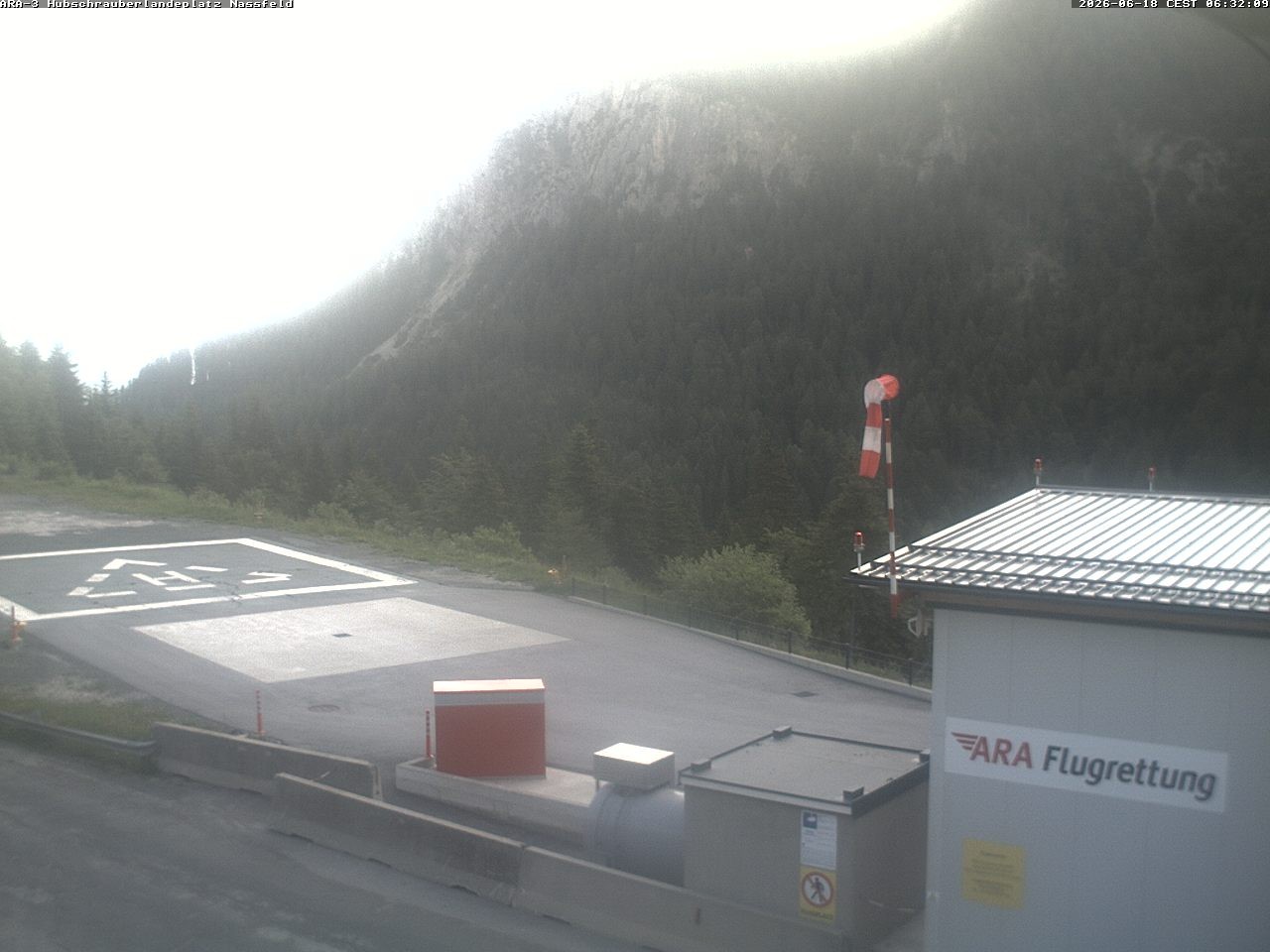 Archiv Foto Webcam Hubschrauberlandeplatz Nassfeld