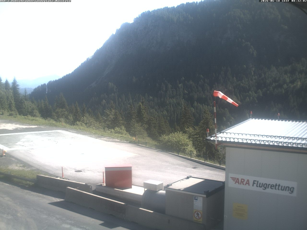 Archiv Foto Webcam Hubschrauberlandeplatz Nassfeld