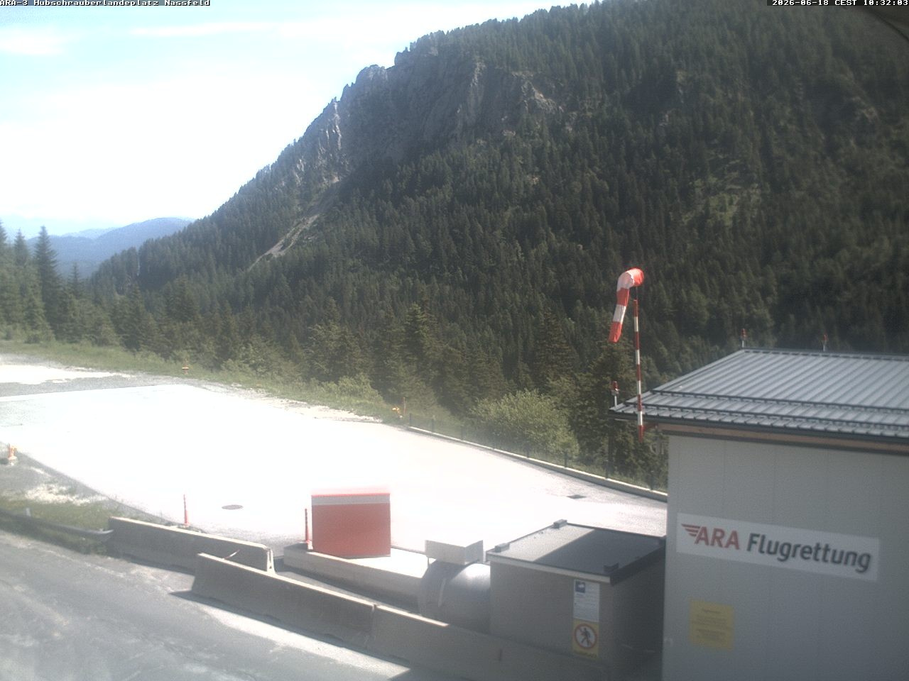 Archiv Foto Webcam Hubschrauberlandeplatz Nassfeld