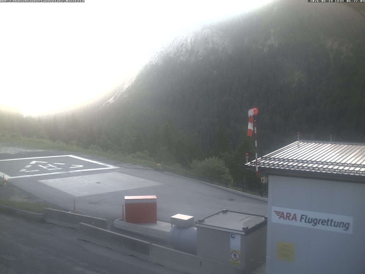 Archiv Foto Webcam Hubschrauberlandeplatz Nassfeld