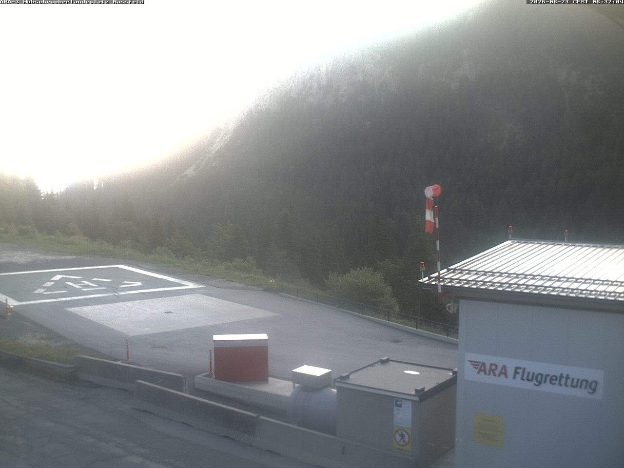 Archiv Foto Webcam Hubschrauberlandeplatz Nassfeld