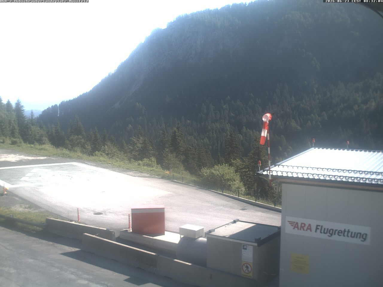 Archiv Foto Webcam Hubschrauberlandeplatz Nassfeld