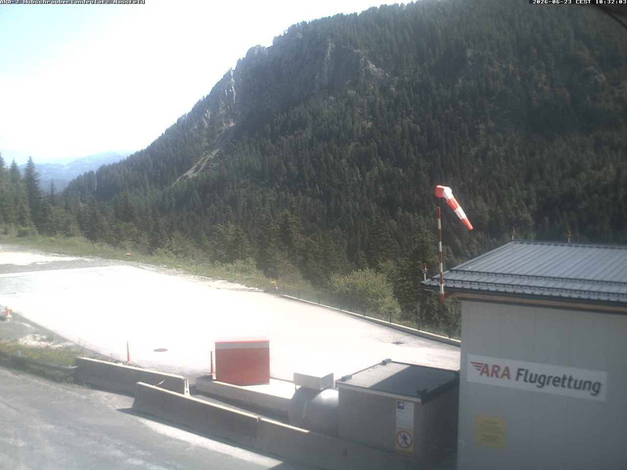 Archiv Foto Webcam Hubschrauberlandeplatz Nassfeld