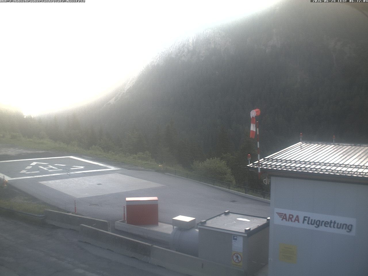 Archiv Foto Webcam Hubschrauberlandeplatz Nassfeld