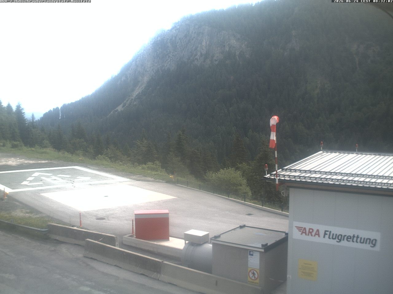 Archiv Foto Webcam Hubschrauberlandeplatz Nassfeld