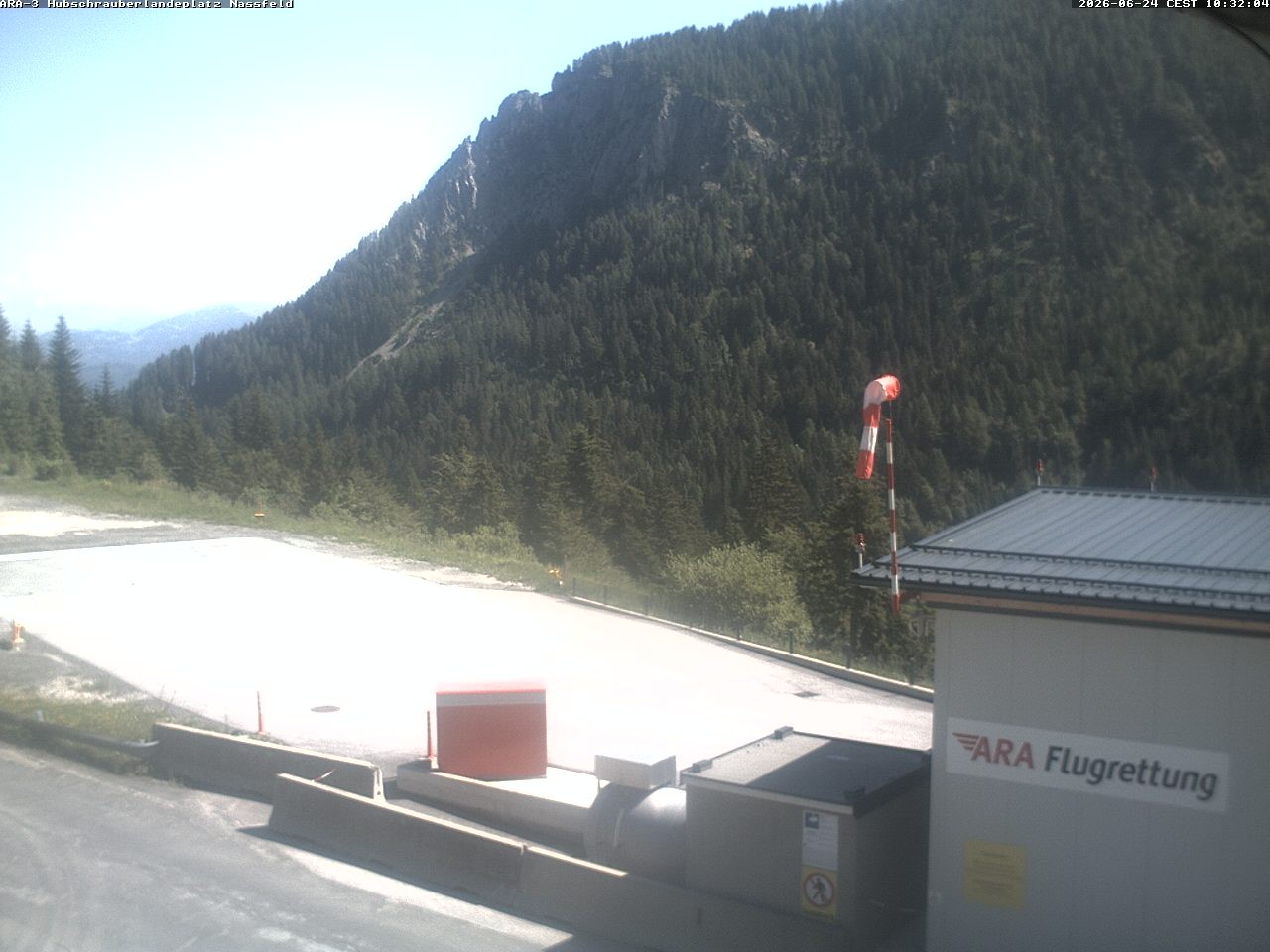 Archiv Foto Webcam Hubschrauberlandeplatz Nassfeld