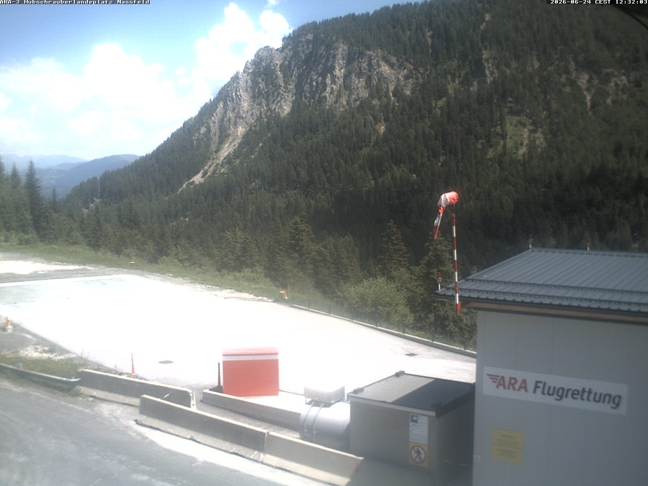 Archiv Foto Webcam Hubschrauberlandeplatz Nassfeld