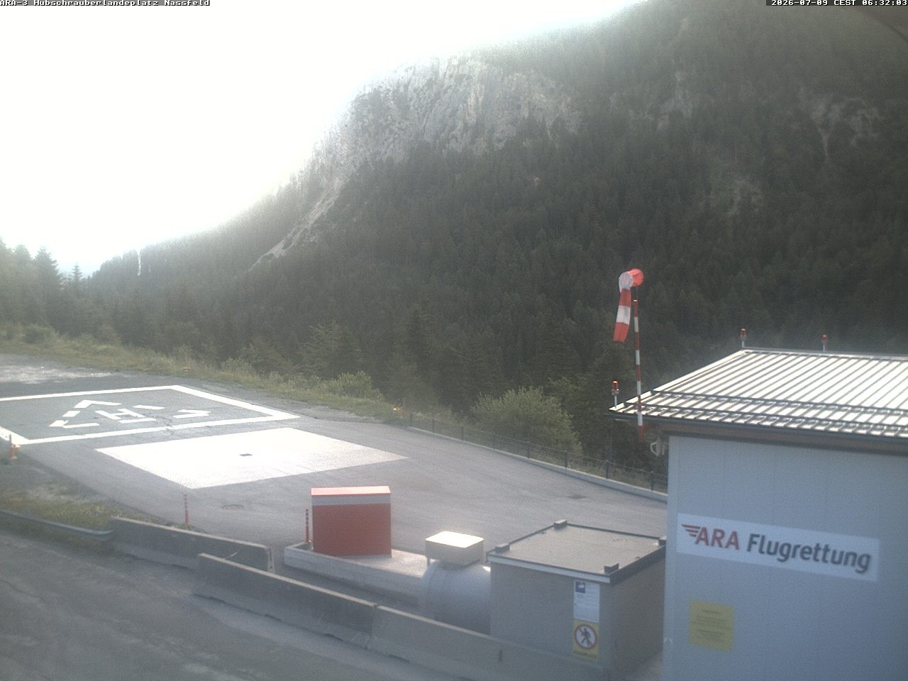 Archiv Foto Webcam Hubschrauberlandeplatz Nassfeld