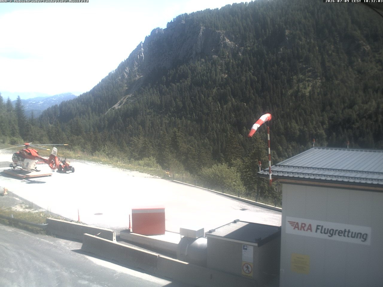 Archiv Foto Webcam Hubschrauberlandeplatz Nassfeld