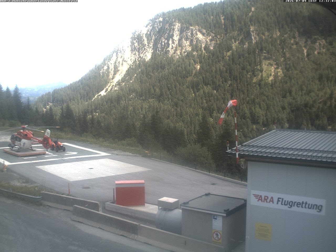 Archiv Foto Webcam Hubschrauberlandeplatz Nassfeld
