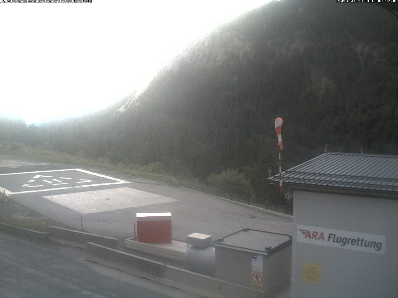 Archiv Foto Webcam Hubschrauberlandeplatz Nassfeld