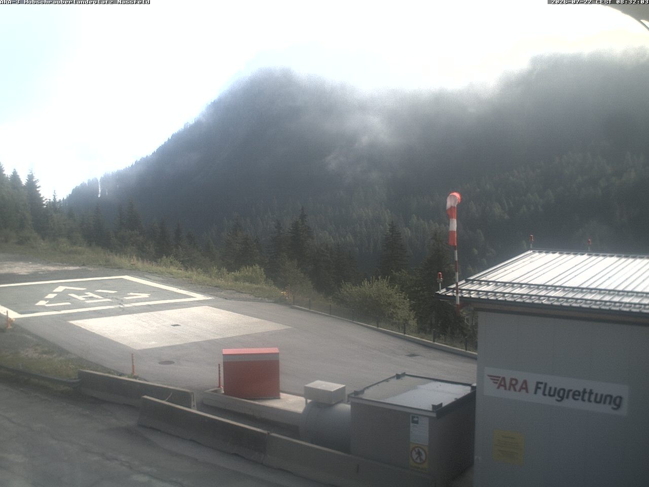 Archiv Foto Webcam Hubschrauberlandeplatz Nassfeld