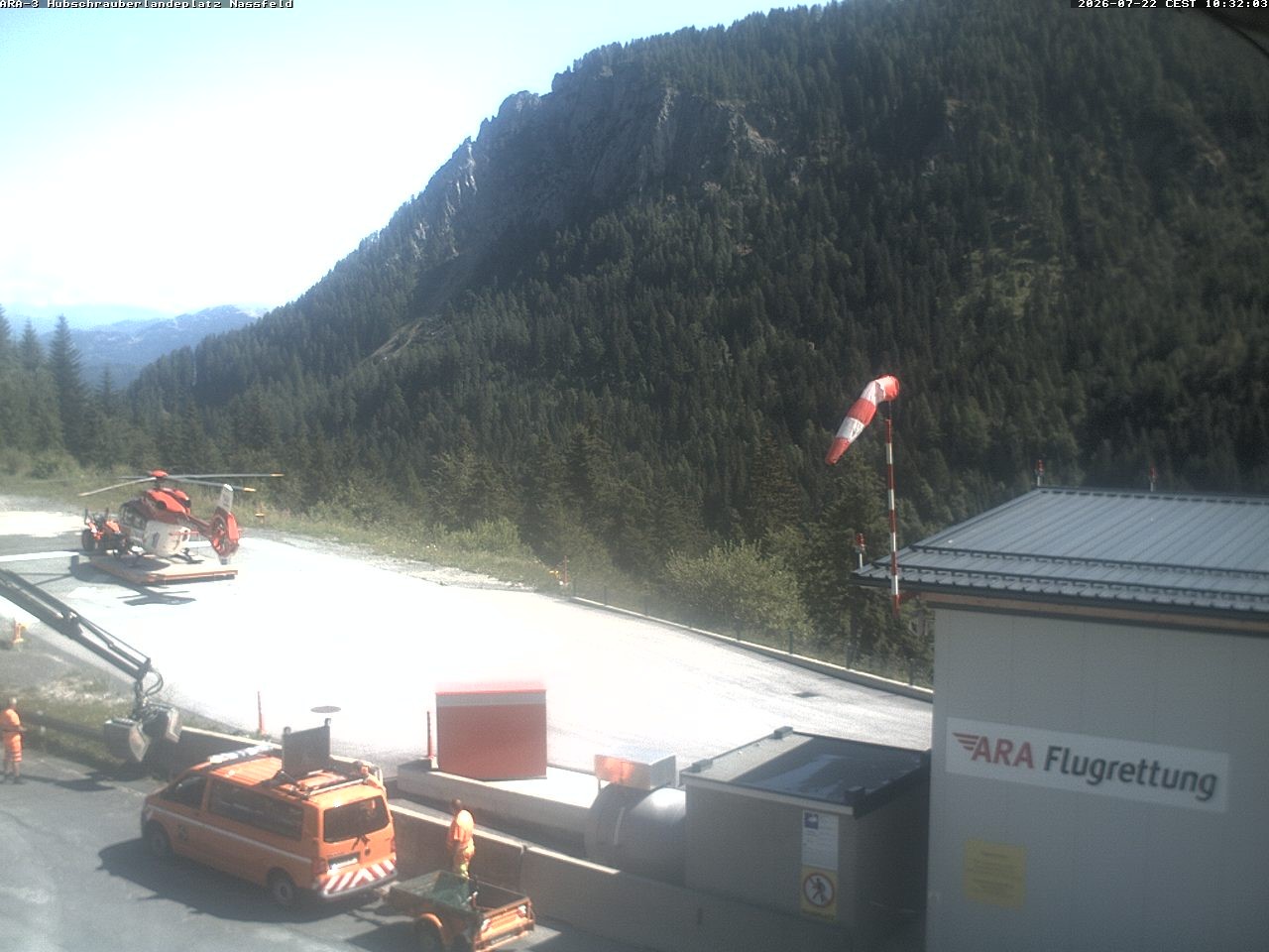 Archiv Foto Webcam Hubschrauberlandeplatz Nassfeld