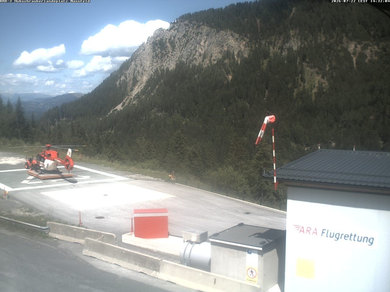 Archiv Foto Webcam Hubschrauberlandeplatz Nassfeld