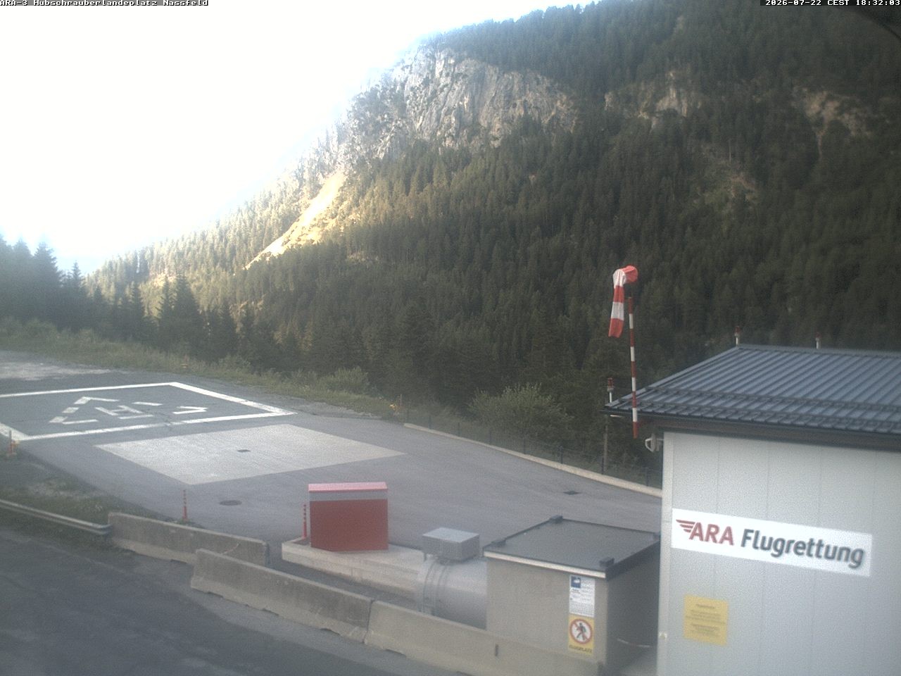 Archiv Foto Webcam Hubschrauberlandeplatz Nassfeld
