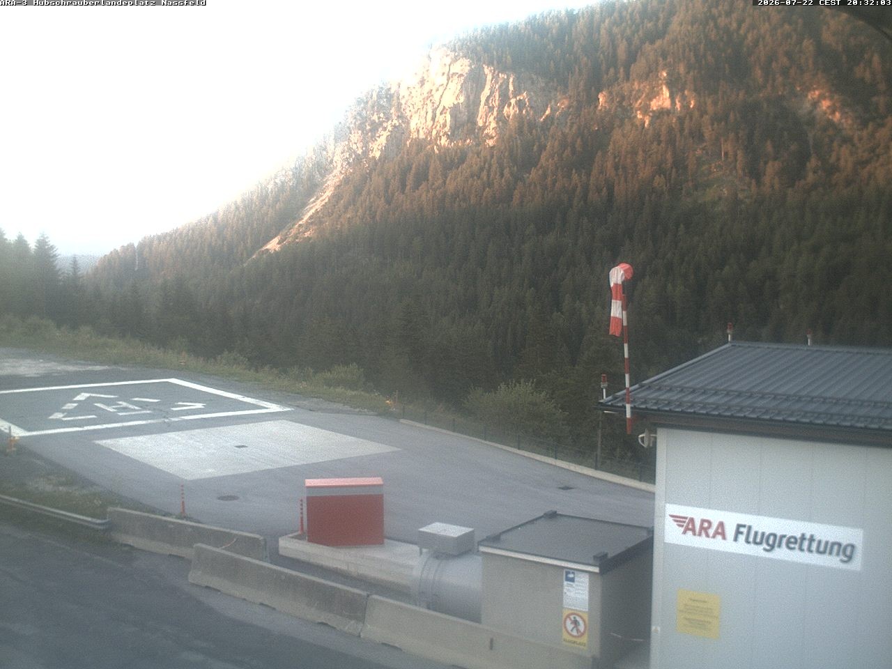 Archiv Foto Webcam Hubschrauberlandeplatz Nassfeld