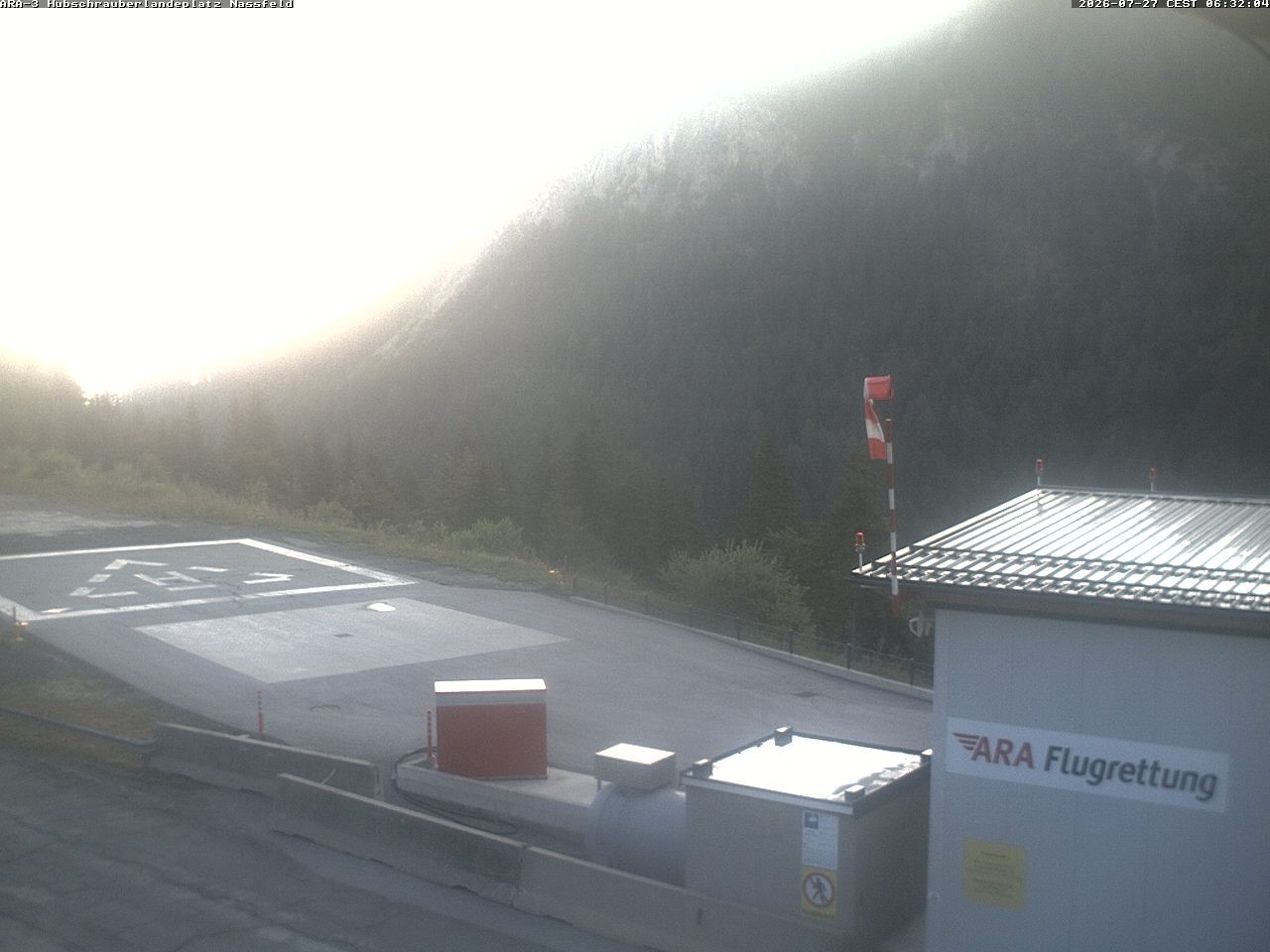 Archiv Foto Webcam Hubschrauberlandeplatz Nassfeld