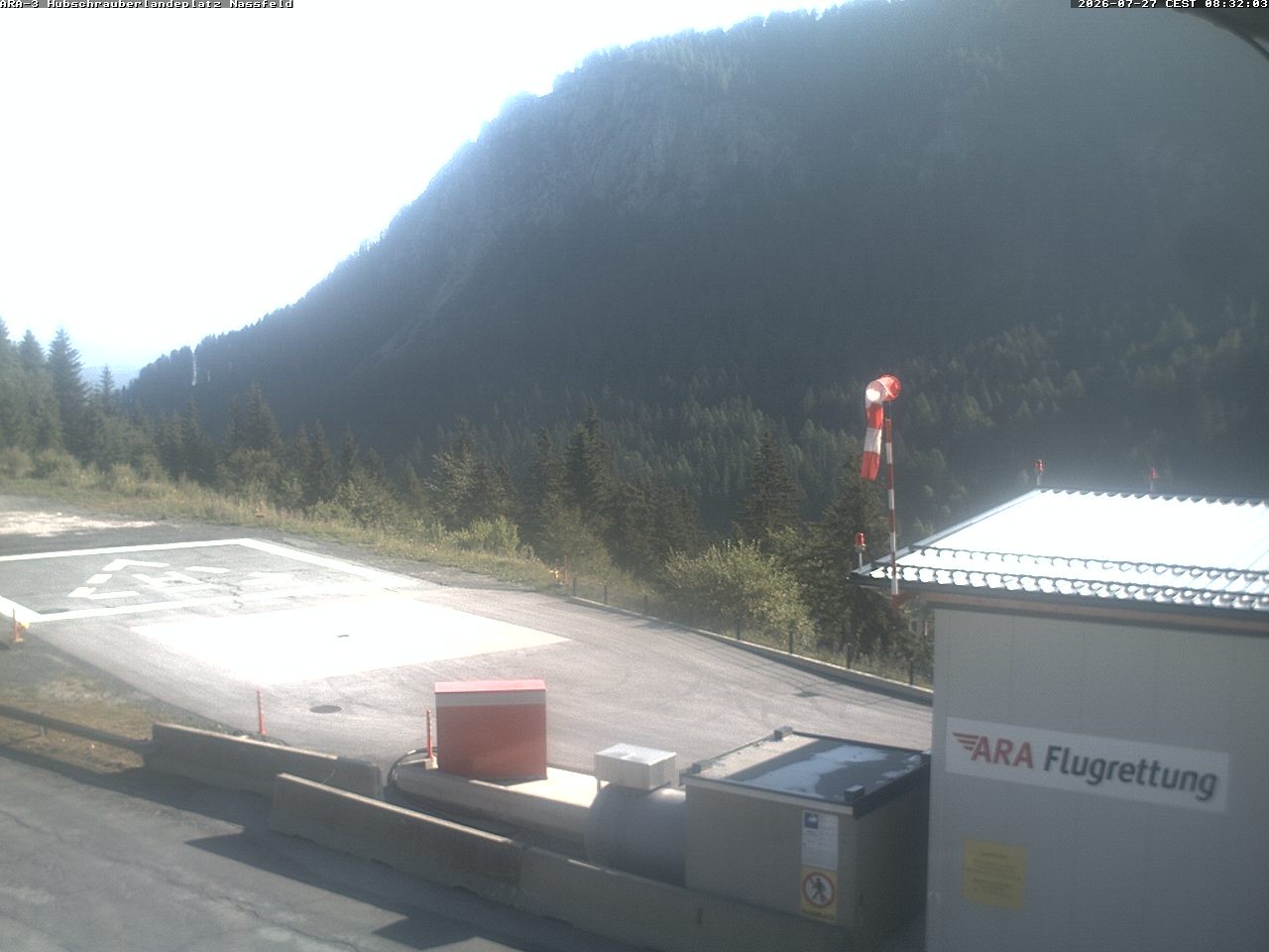 Archiv Foto Webcam Hubschrauberlandeplatz Nassfeld
