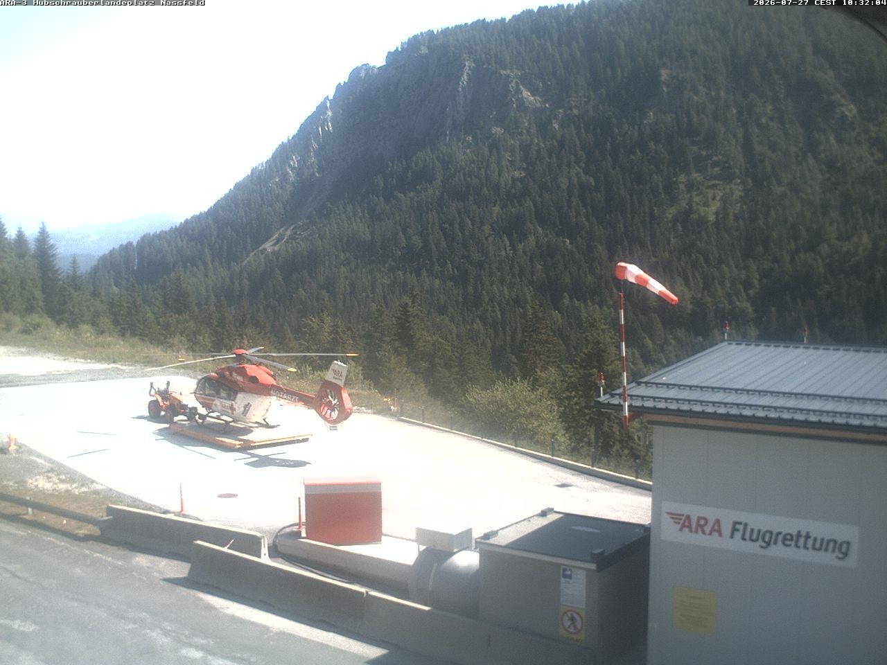 Archiv Foto Webcam Hubschrauberlandeplatz Nassfeld