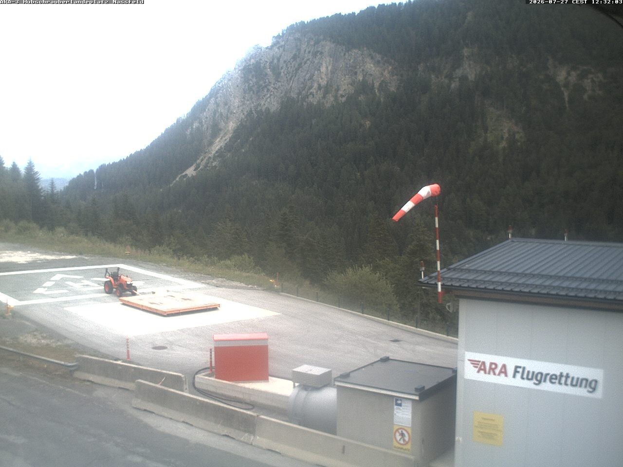 Archiv Foto Webcam Hubschrauberlandeplatz Nassfeld