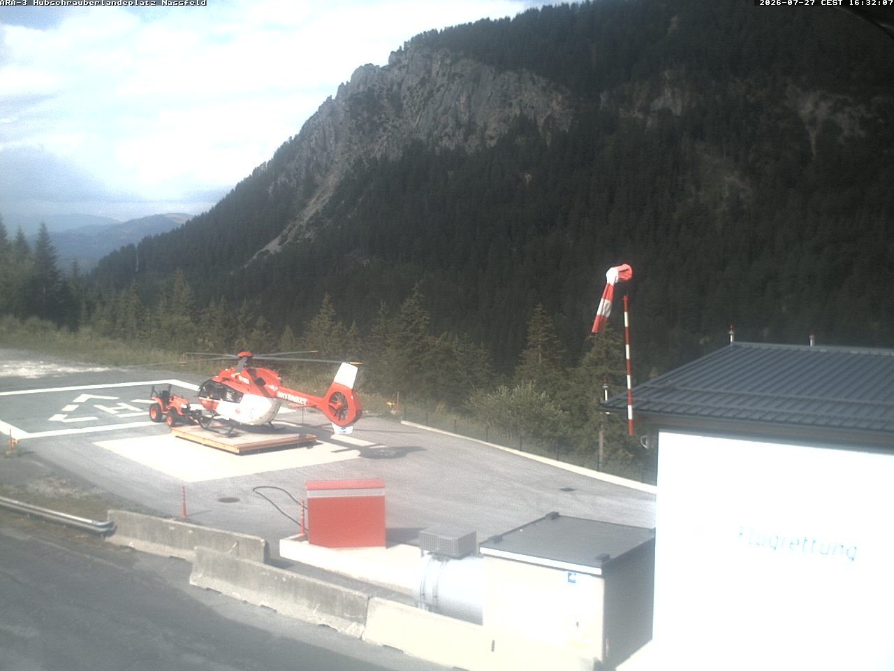 Archiv Foto Webcam Hubschrauberlandeplatz Nassfeld