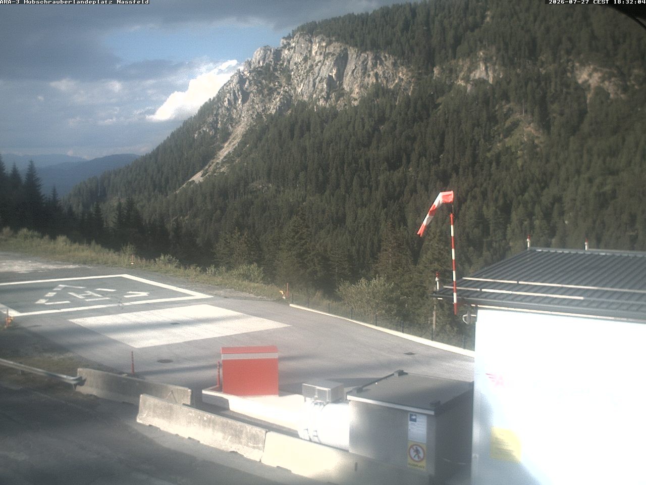 Archiv Foto Webcam Hubschrauberlandeplatz Nassfeld